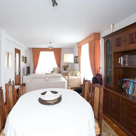Casa Vela بيت للعطل La Pinera (Morcin, Asturias)